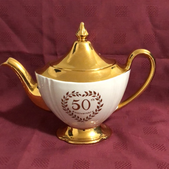 🇬🇧Exquisite 🇬🇧Vintage Golden 50th Anniversary Royal Winton Tea Set. - Picture 2 of 16